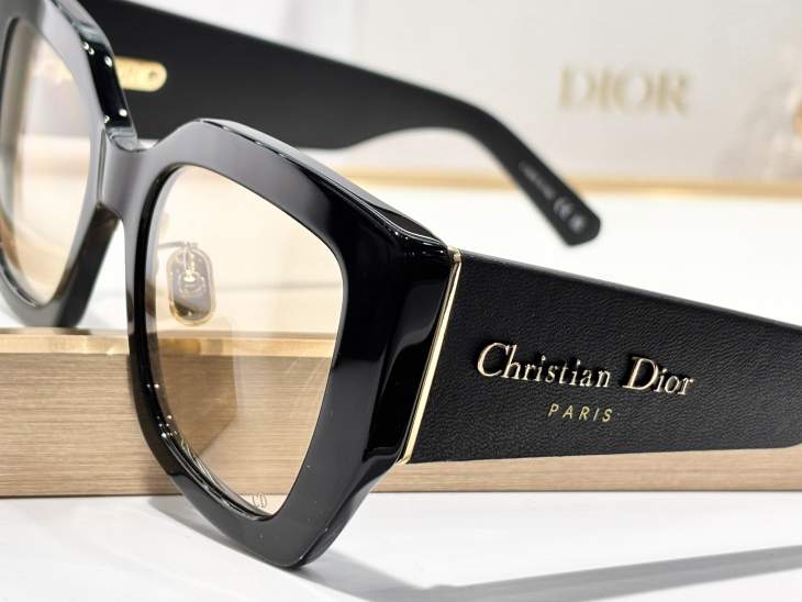 Picture of Dior Sunglasses _SKUfw76705661fw